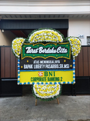 Papan Bunga Duka di Pelang Kenidai