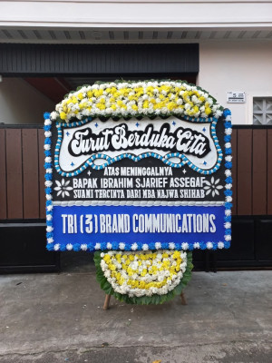 Papan Bunga Duka di Pelang Kenidai